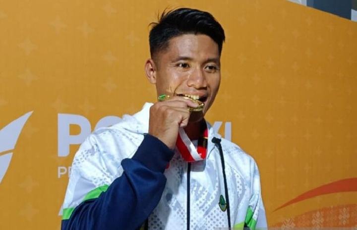 Idan Fauzan Richsan Pecahkan Rekor Nasional Saat Raih Emas Lompat Galah Putra PON 2024