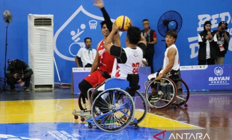 Efri Meldi nilai berbagai pemain basket kursi roda potensial dalam tempat Peparnas